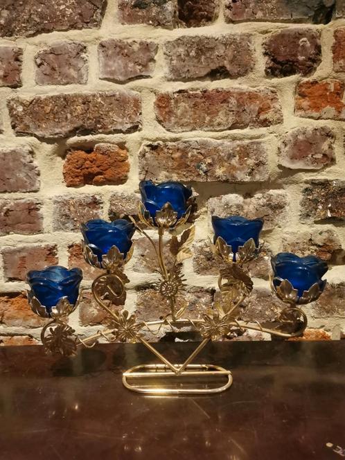 Sierlijke vintage kaarsenhouder met 5 blauwe roosjes, Antiek en Kunst, Antiek | Kandelaars, Ophalen of Verzenden