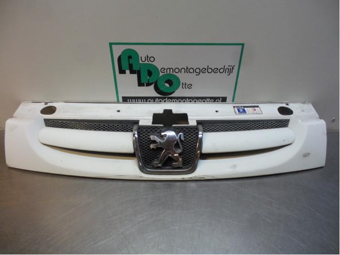 Calandre d'un Peugeot Partner (Partner 02-), Autos : Pièces & Accessoires, Carrosserie & Tôlerie, Peugeot, Utilisé, 3 mois de garantie
