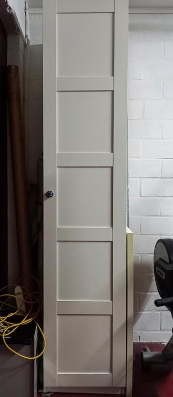 kast Ikea, tafel, deuren beschikbaar voor biedingen