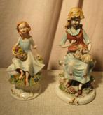 2 prachtige Beelden - 2 Meisjes - Capodimonte - 17 en 21cm, Antiek en Kunst, Ophalen of Verzenden