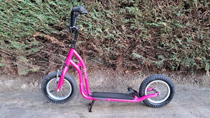 Super coole kickbike / step met luchtbanden (voor kids), Fietsen en Brommers, Steps, Zo goed als nieuw, Kickbike, Ophalen