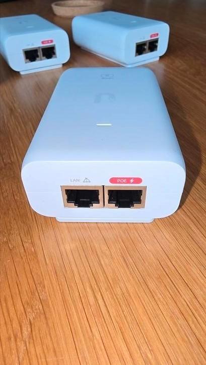 2x Ubiquiti PoE Adapter - 802.3AT - U-PoE-AT -48V/0,75A, Informatique & Logiciels, Ordinateurs & Logiciels Autre, Comme neuf, Enlèvement ou Envoi