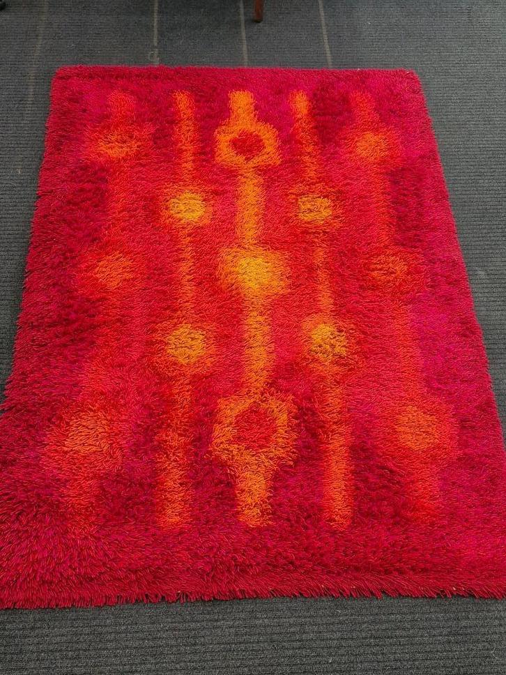 Vintage vloerkleed Desso jaren 70 rood / oranje / geel, Huis en Inrichting, Stoffering | Tapijten en Vloerkleden, Gebruikt, Rood