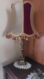 Grote tafellamp met mooie zware voet., Ophalen