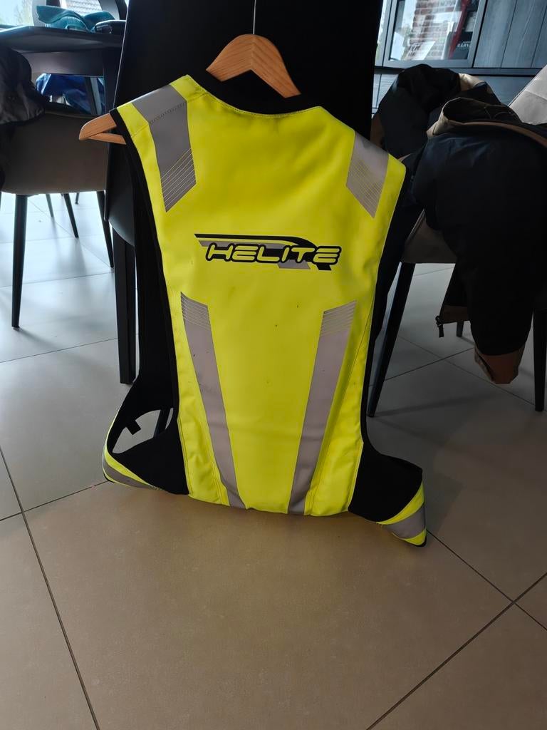 Helite fluo geel turtle 2 motor airbag mechanisch, Motoren, Kleding | Motorkleding, Ophalen