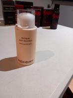 Bouteilles de parfums, Enlèvement