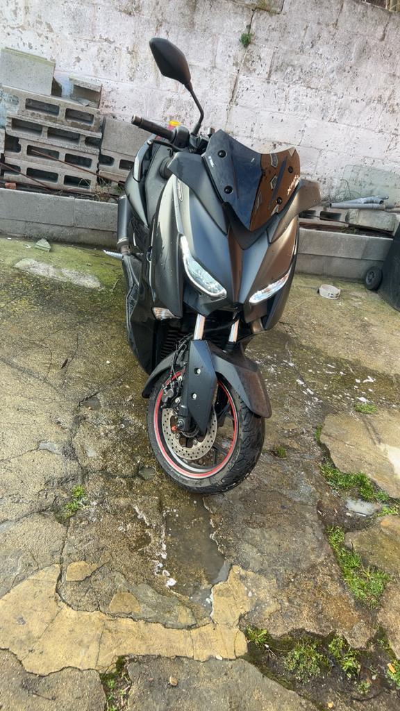 Xmax 125 2019 édition iron max, Motos, Motos | Yamaha, Particulier, 1 cylindre, Permis Moto A1 minimum, ABS, Éclairage LED, Échappement sport