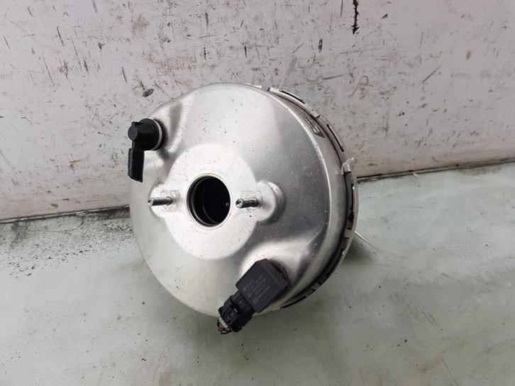 REMBEKRACHTIGER Mercedes-Benz C AMG (C205) (01-2016/04-2023), Auto-onderdelen, Remmen en Aandrijving, Mercedes-Benz, Gebruikt