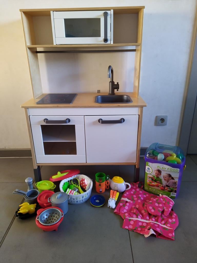 Speelgoedkeuken + accessoires, Ophalen
