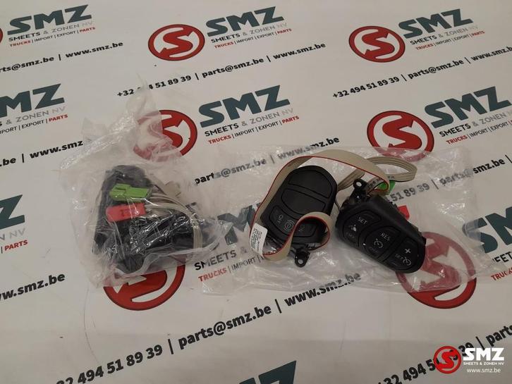 Lot de 2 interrupteurs au volant DAF, Autos : Pièces & Accessoires, Pièces camion, DAF, Électronique et Câbles, Neuf