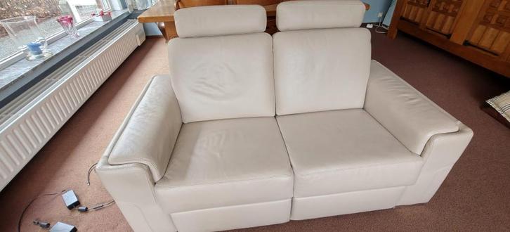 Zetel wit leer 2-zit, Huis en Inrichting, Zetels | Zetels, Zo goed als nieuw, Rechte bank, Tweepersoons, Leer, Ophalen