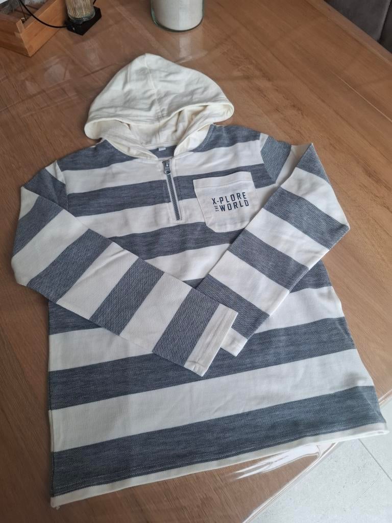 Tshirt lange mouw 10A, Enfants & Bébés, Vêtements enfant | Taille 140, Enlèvement