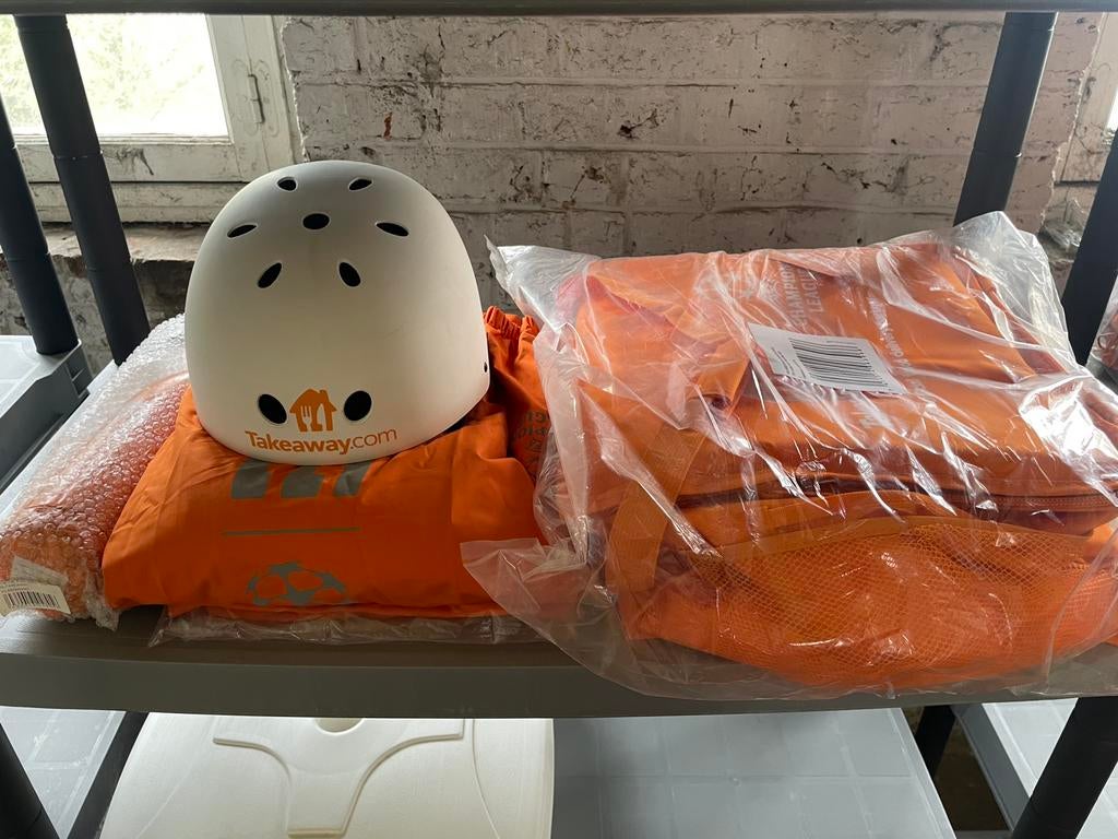 PACK COLLECTOR NEUF :Équipement TakeawayxUEFAChampionsLeague, Enlèvement, Neuf