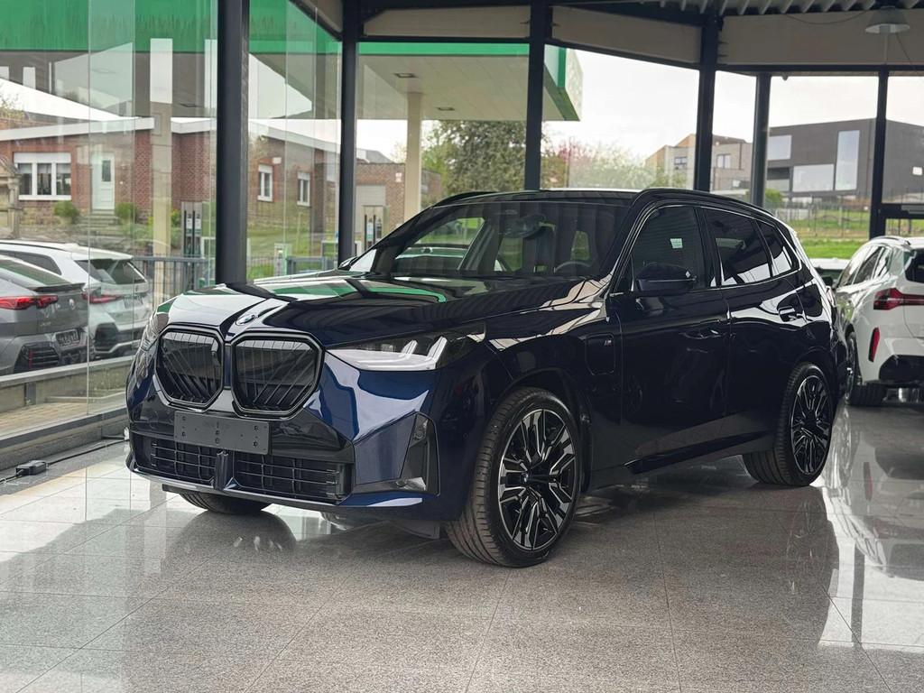 BMW X3 30e xDrive M Sport Pro / PANO / TRKHK / 360 / HUD / I, Auto's, Automaat, Zwart, 4 cilinders, Blauw