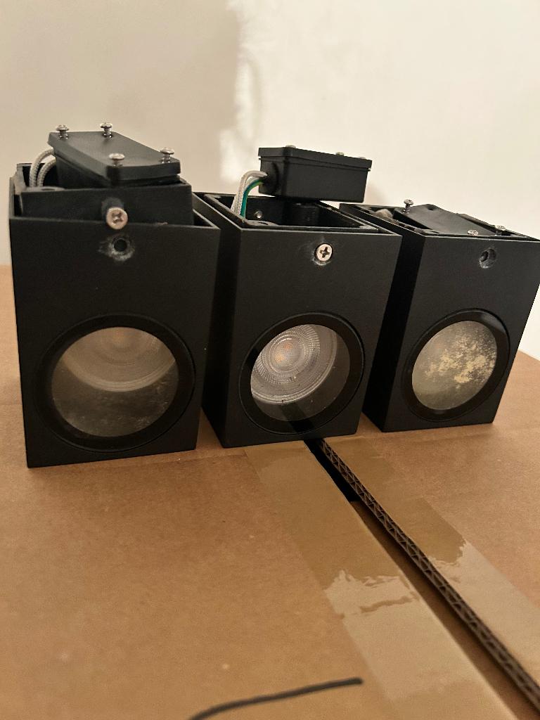 3 zwarte buitenspots (opbouw,strak model), Tuin en Terras, Ophalen, Gebruikt