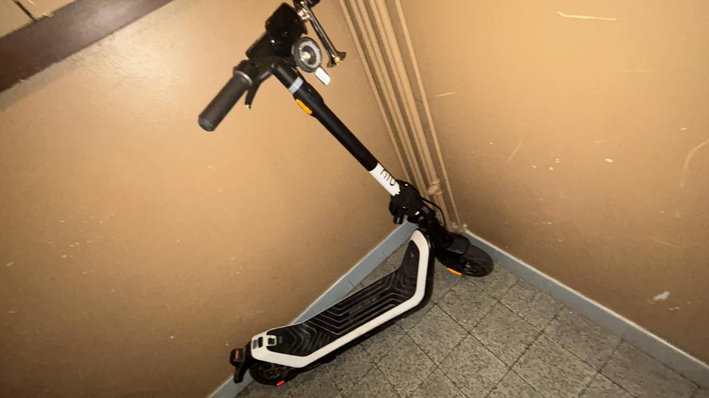 Trottinette niu, Vélos & Vélomoteurs, Trottinettes, Enlèvement, Comme neuf