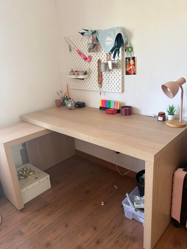 hout kleurige bureau van de IKEA, Huis en Inrichting, Ophalen, Zo goed als nieuw, IKEA, Hout