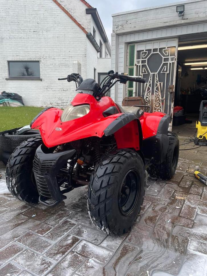 Quad 180 cc, Motos, Quads & Trikes, Enlèvement