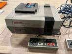 Console Nintendo NES + Super Mario / Duck Hunt + Accessoires, Consoles de jeu & Jeux vidéo, Enlèvement ou Envoi, Utilisé