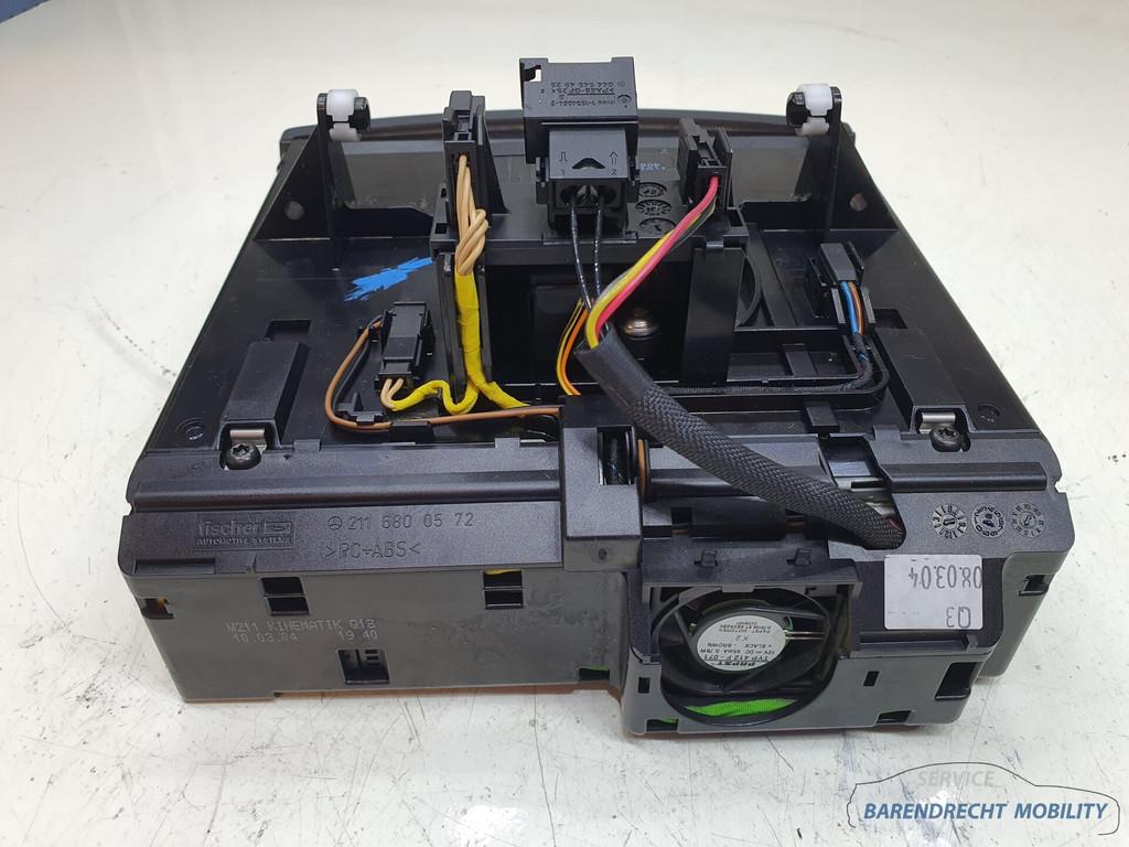 Mercedes E Klasse W211 CD wisselaar A2116800572 bedieningspa, Gebruikt, Mercedes-Benz AG, Mercedes-Benz, Mercedesstrasse 120
70372  Stuttgart, DE