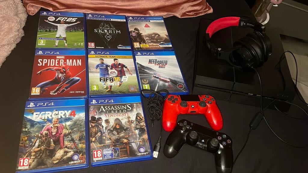 PS4 met headset en 7 games 2 controllers alle kabels KORTING, Games en Spelcomputers, Spelcomputers | Sony PlayStation 4, Ophalen