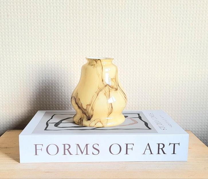 Prachtig vintage botergeel marmer glazen lampenkapje!, Antiek en Kunst, Antiek | Verlichting, Ophalen