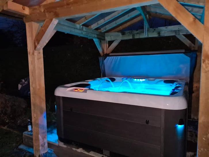 5pers jacuzzi Led/Muziek/Korting €3899+gratis levering cover, Tuin en Terras, Tuinsets en Loungesets, Nieuw, Ophalen
