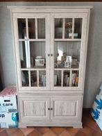 Vitrinekast, Ophalen