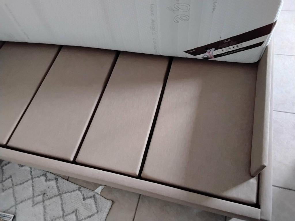 Elektronische bed, Ophalen, Zo goed als nieuw