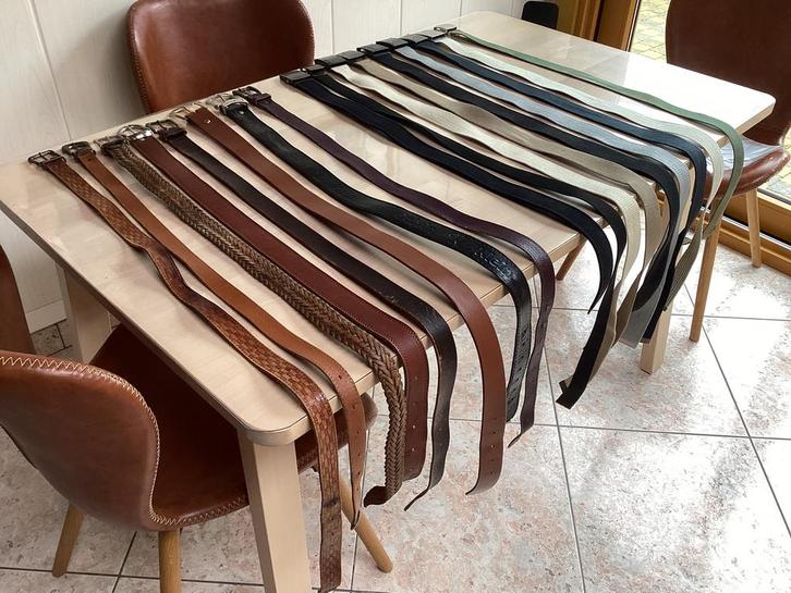 17 riemen samen, Kleding | Heren, Riemen en Ceintuurs, Ophalen