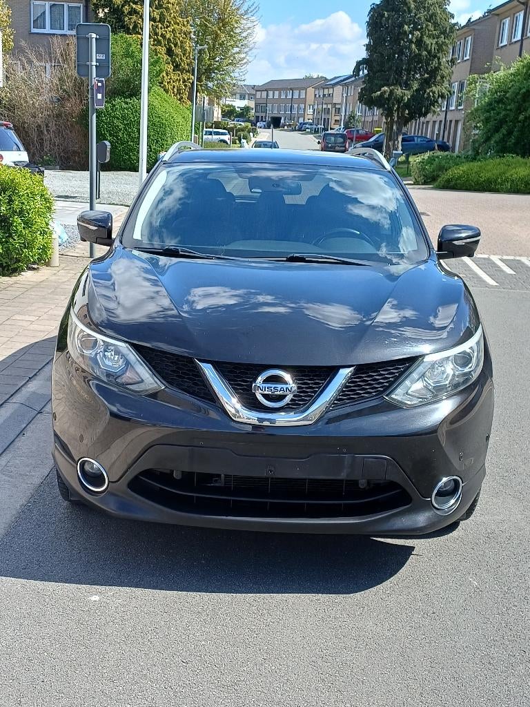 NISSAN QASHQAI, Voorwielaandrijving, 4 cilinders, Navigatiesysteem, Zwart