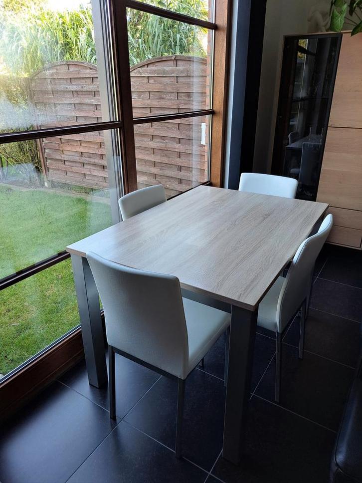 Table de cuisine extensible - chêne clair + chaises blanches, Maison & Meubles, Tables | Tables à manger, Comme neuf, 50 à 100 cm