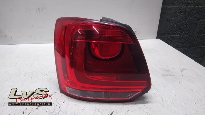 Feu arrière gauche d'un Volkswagen Polo, Autos : Pièces & Accessoires, Éclairage, Volkswagen, Utilisé, 3 mois de garantie, Enlèvement ou Envoi