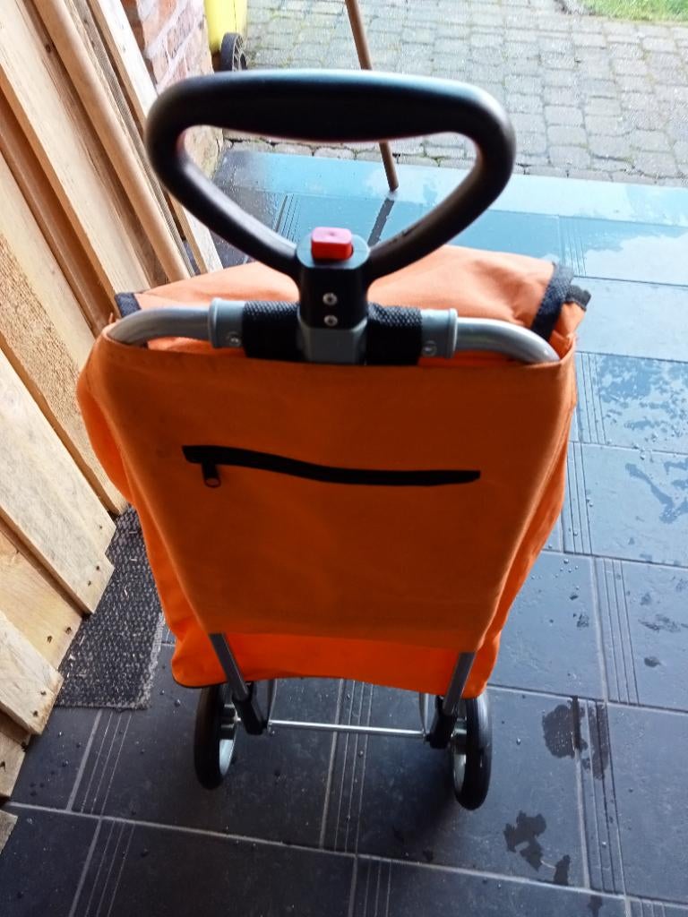 Trolley, Winkeltrolley,winkelkar, Ophalen, Zo goed als nieuw, Oranje, Wieltjes