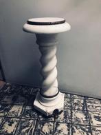 marmeren sokkel, Enlèvement, Bronze