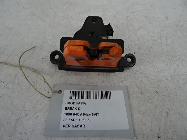 SERRURE COFFRE Skoda Fabia (6Y5) (01-2000/12-2007), Utilisé, Skoda, Haillon arrière