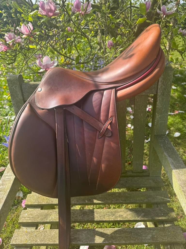 Butet Springzadel, Dieren en Toebehoren, Paarden en Pony's | Zadels, Zo goed als nieuw, Ophalen