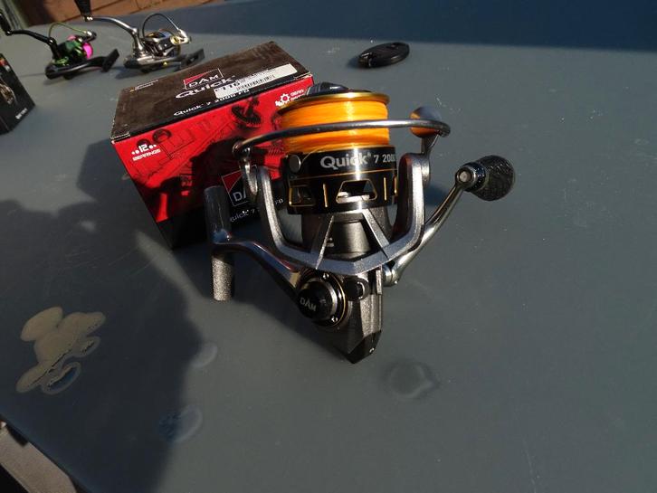 DAM Quick 7 2000 FD spinmolen met OVP, Watersport en Boten, Hengelsport | Algemeen, Zo goed als nieuw, Molen, Ophalen of Verzenden