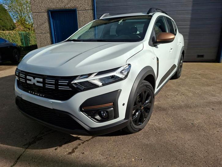 SANDERO STEPWAY EXTREME 5500KM!!! NIEUW!!! 4,5JAAR GARANTIE, Auto's, Dacia, Particulier, Sandero Stepway, Benzine, Euro 6, Handgeschakeld