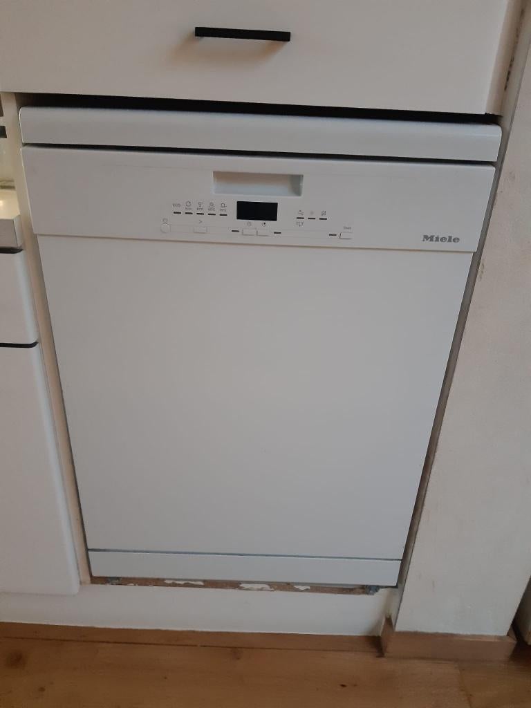 vaatwasser MIELE, Elektronische apparatuur, Vaatwasmachines, Ophalen, Minder dan 85 cm, Zo goed als nieuw, Eco programma