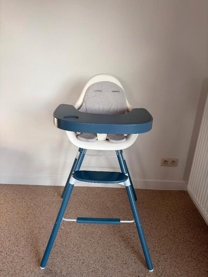 Hoge eetstoel van CHILD wood, Enfants & Bébés, Chaises pour enfants, Utilisé, Chaise évolutive, Coulissant, Plateau amovible, Ceinture(s)