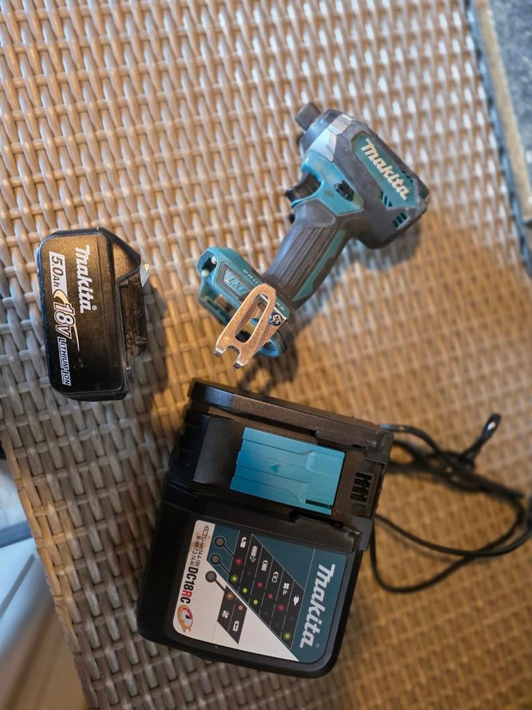 Makita slagschroefmachine, Ophalen