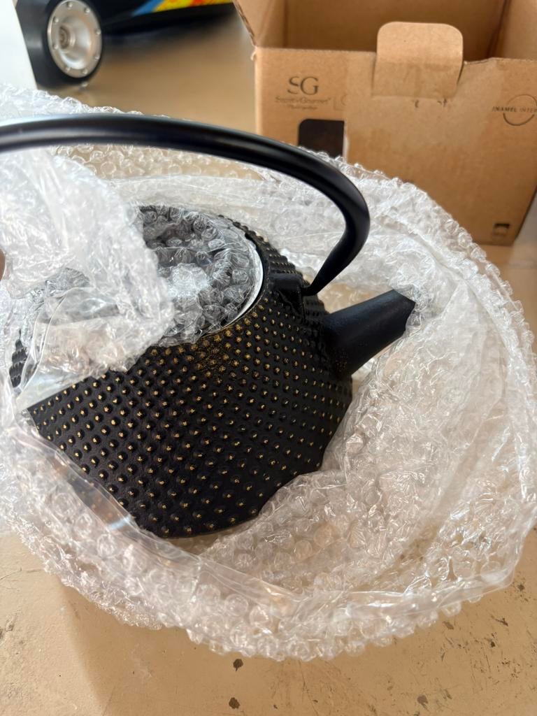 Thee pot gietijzer, Ophalen, Gietijzer