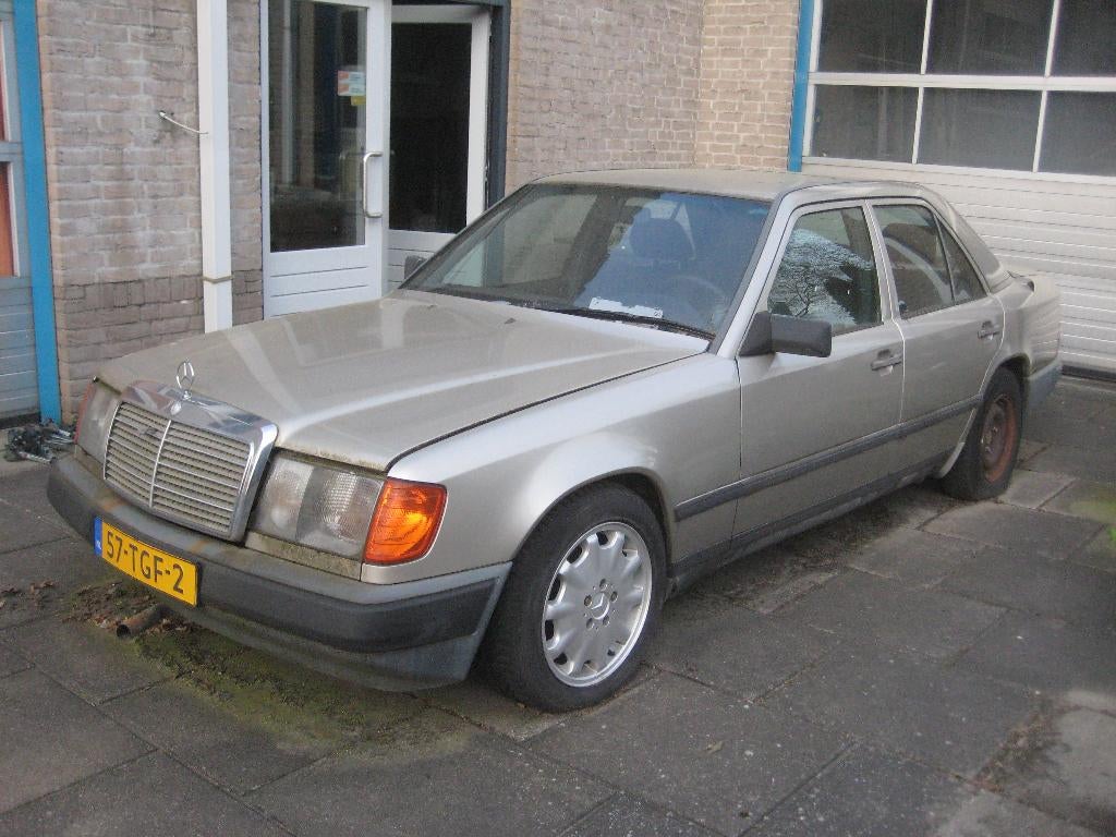 MERCEDES 124 1986 benzine, Autos, Mercedes-Benz, Achat, Série 200, 4 portes, Berline