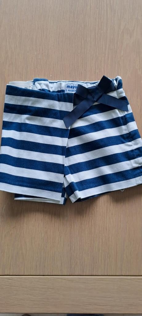 Short mayoral maat 98 ( tailleert kleiner dus eerder 86), Ophalen