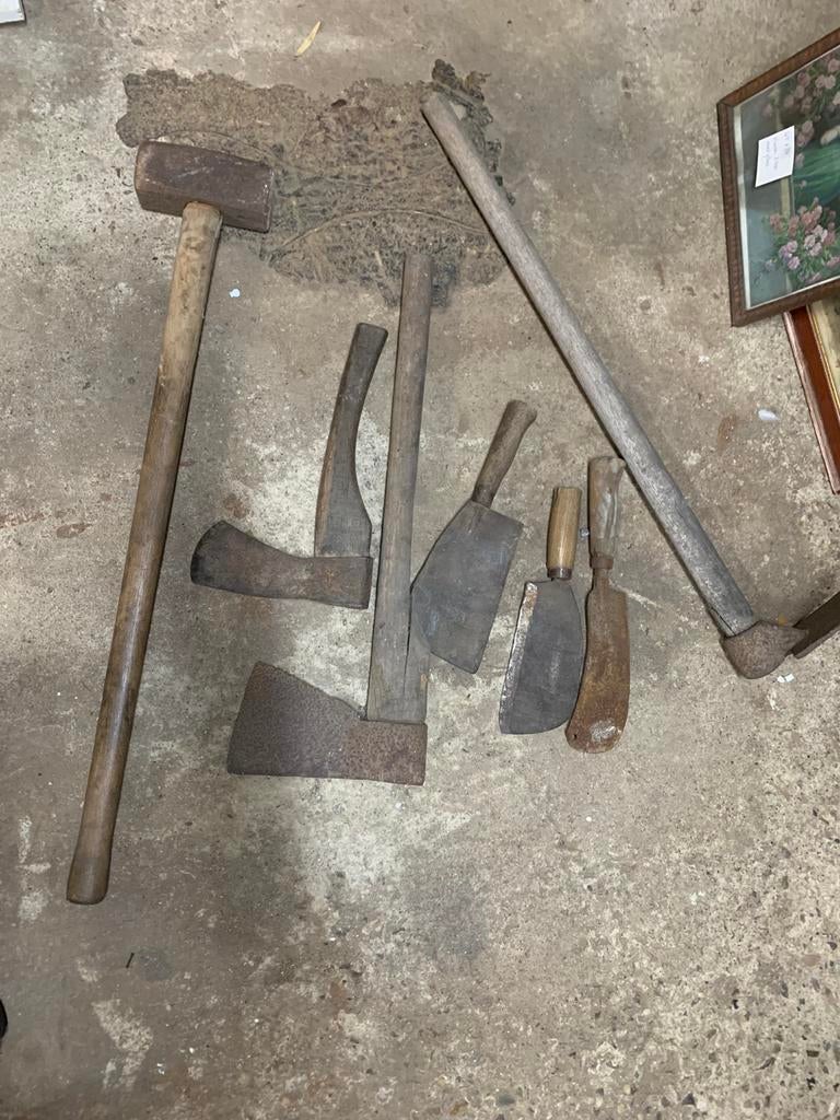 Hakken bijlen dikke hamer snoeischaar hark riek schoffel, Ophalen