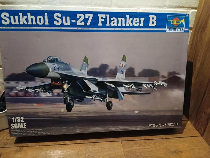 Trumpeter (02224): Sukhoï SU-27 Flanker B au 1:32, Hobby & Loisirs créatifs, Modélisme | Avions & Hélicoptères, Neuf, Avion, Plus grand que 1:72