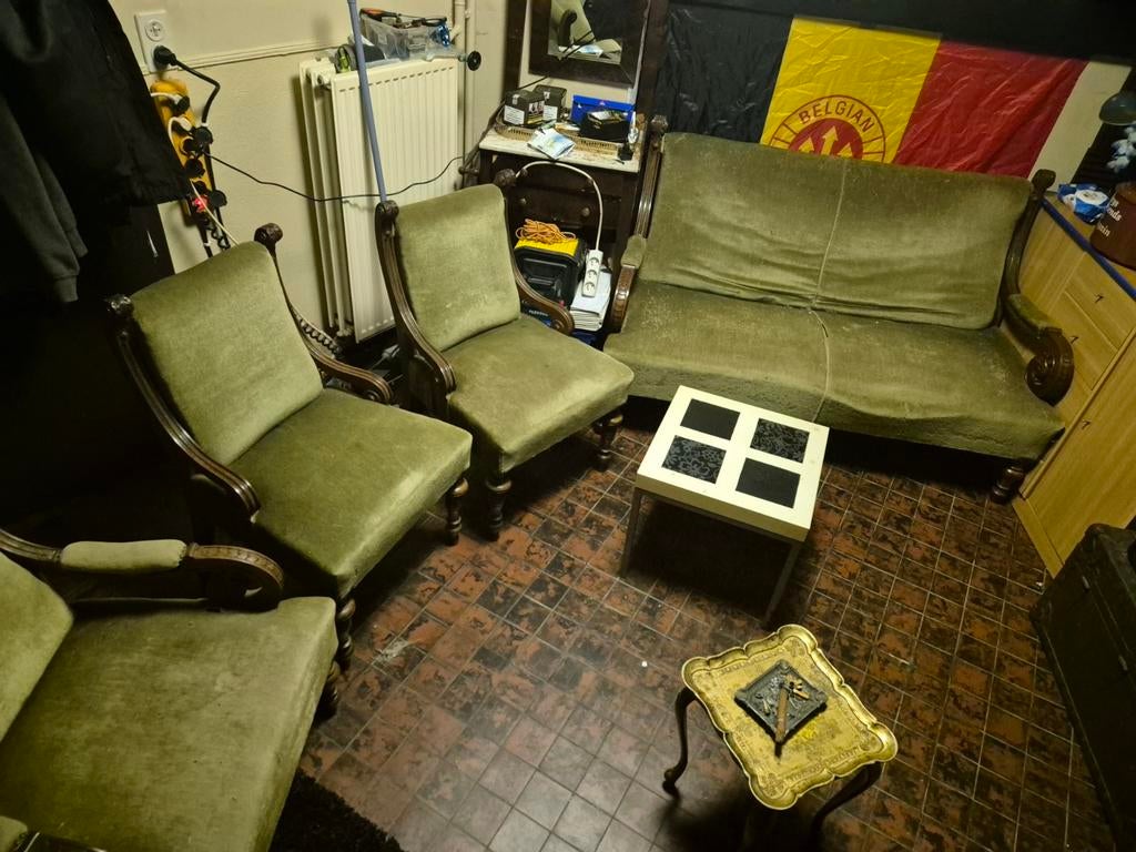 Ensemble complet de canapés anciens du XVIIIe siècle provena, Enlèvement