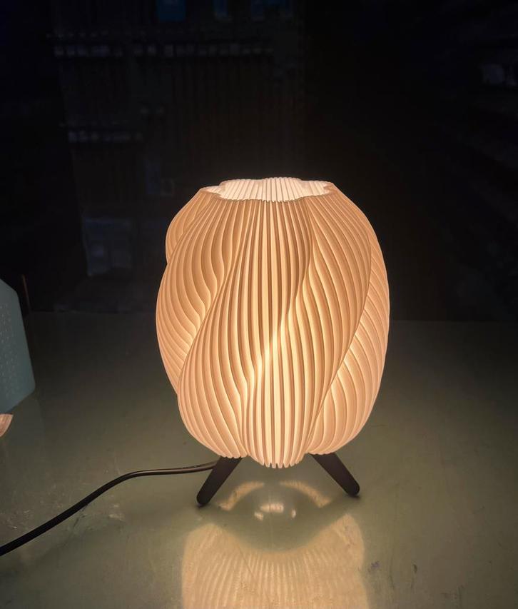 Lampe de chevet design, Maison & Meubles, Lampes | Lampes de table, Neuf, Moins de 50 cm, Autres matériaux, Enlèvement