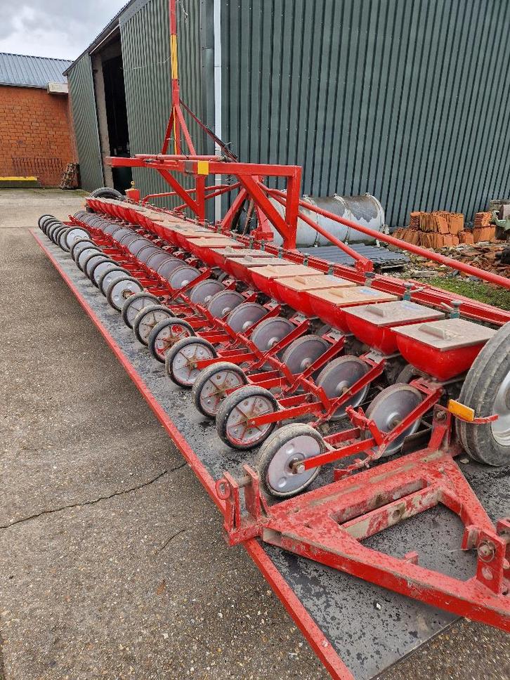 uienzaaimachine 6,75 meter, Articles professionnels, Agriculture | Outils, Cultures, Semer, Planter ou Lever, Enlèvement